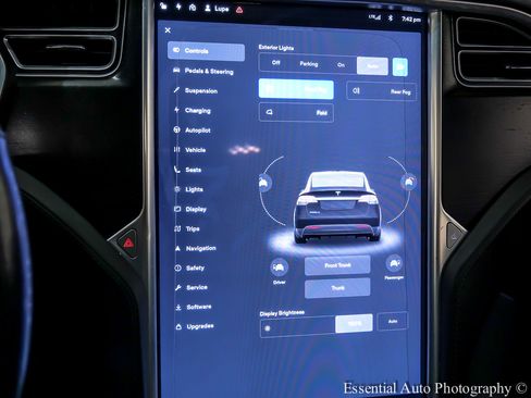 Used 2016 Tesla Model X 90D image 24