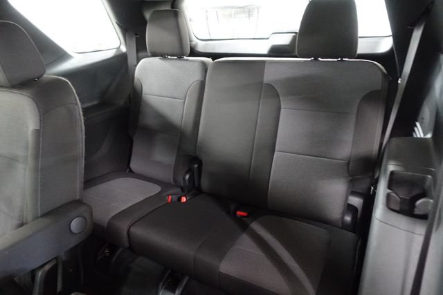 Used 2023 Chevrolet Traverse LT FWD image 21