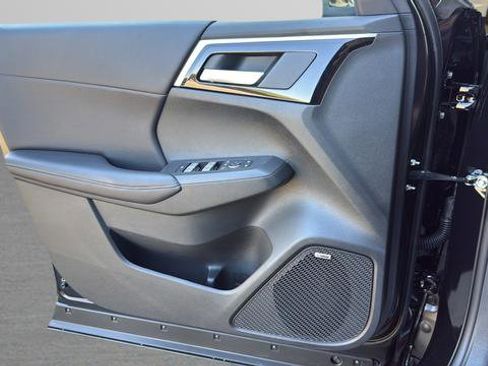 New 2026 Mitsubishi Outlander SE image 11