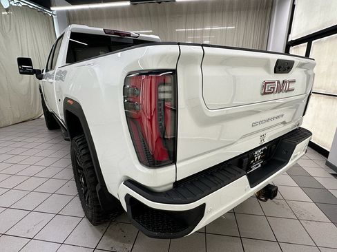 Used 2024 GMC Sierra 2500 AT4 w/ AT4 Premium Plus Package AWD/4WD image 11