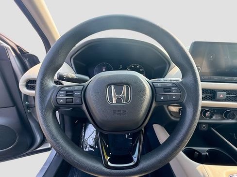 Certified 2025 Honda HR-V LX image 14