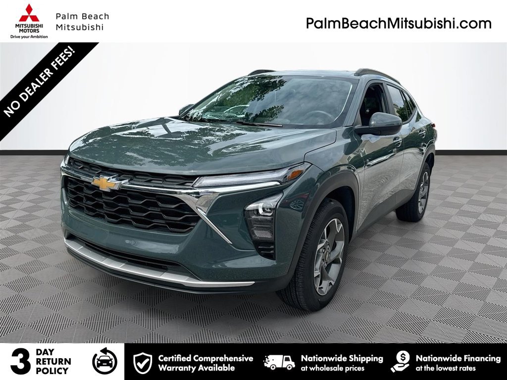 Used 2025 Chevrolet Trax LT w/ Driver Confidence Package FWD image 1