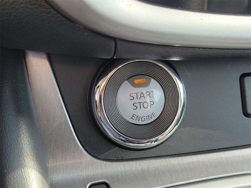 Used 2022 Nissan Murano S image 8