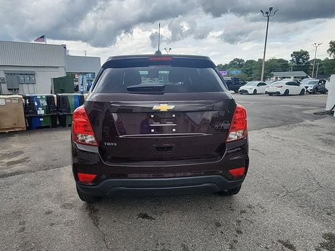 Used 2020 Chevrolet Trax LS w/ Tint and Cruise Package FWD image 4