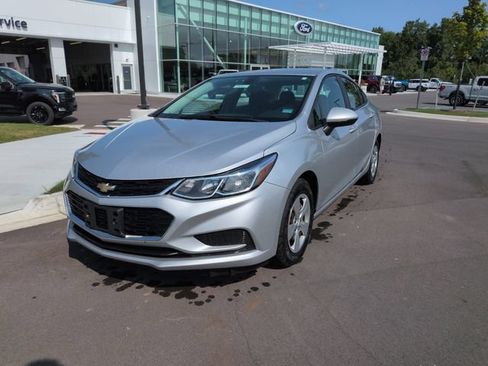 Used 2016 Chevrolet Cruze LS FWD image 1