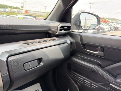 Used 2025 Toyota Tacoma TRD Off-Road AWD/4WD image 24