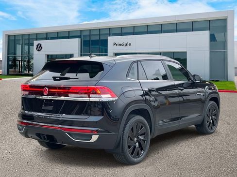 New 2026 Volkswagen Atlas Cross Sport SE FWD image 3
