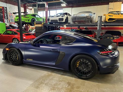 Used 2025 Porsche 718 Cayman GT4 RS RWD image 17
