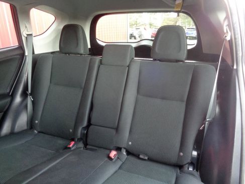 Used 2013 Toyota RAV4 XLE AWD/4WD image 9