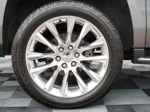 Used 2019 Cadillac Escalade ESV Luxury AWD/4WD image 39