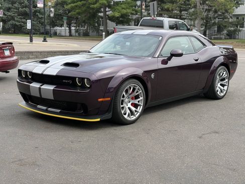 Used 2022 Dodge Challenger SRT Hellcat RWD image 3
