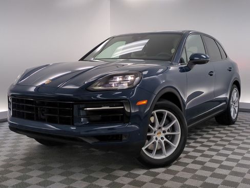 Certified 2025 Porsche Cayenne AWD/4WD image 1