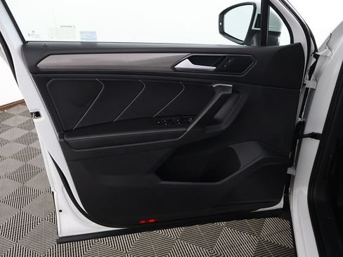 Used 2023 Volkswagen Tiguan SE FWD image 22