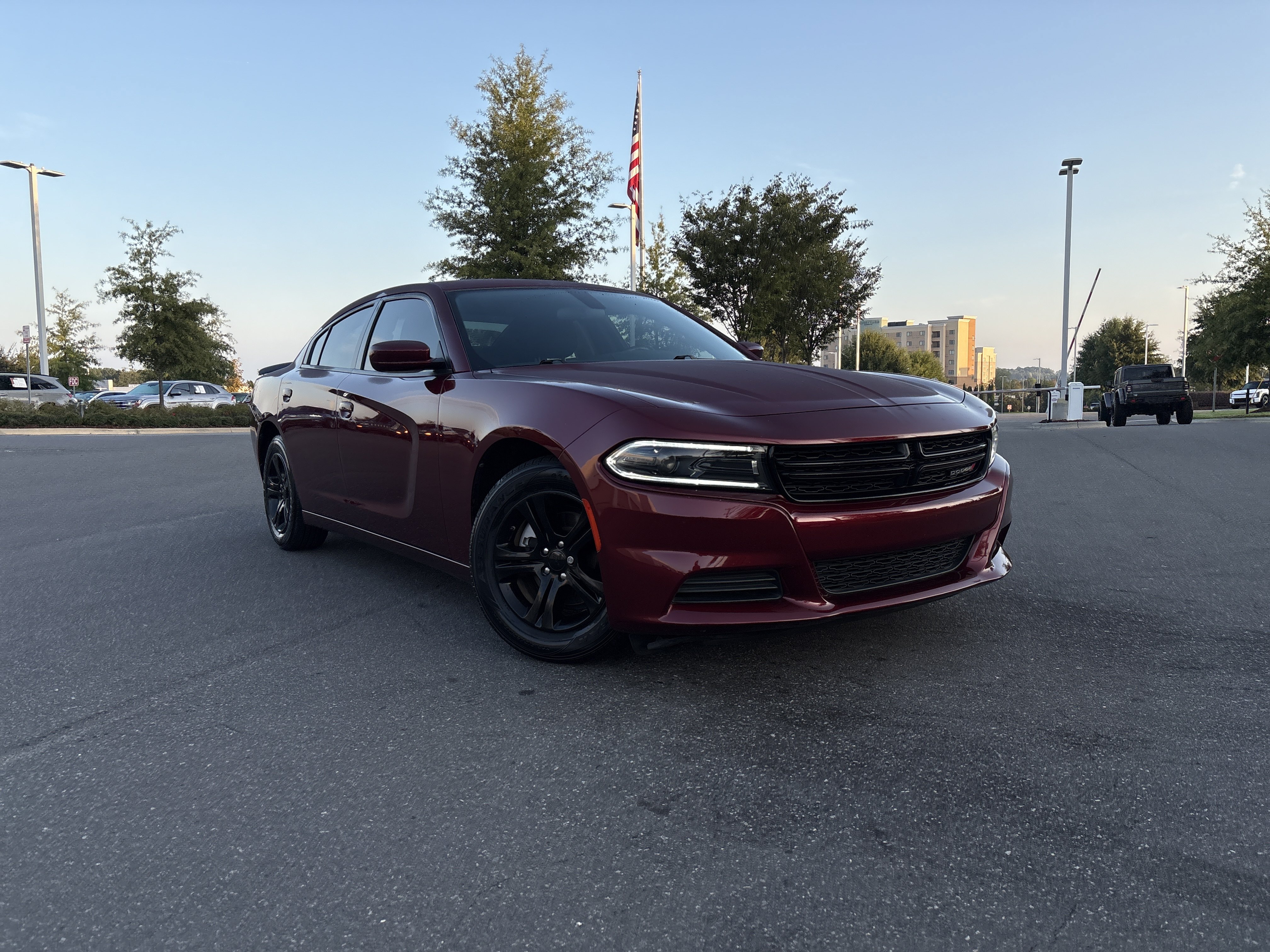Used 2022 Dodge Charger SXT RWD image 2