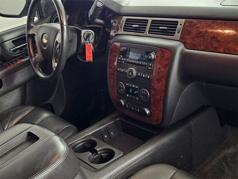 Used 2012 Chevrolet Suburban LT w/ Texas Edition image 31