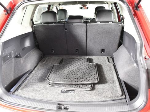 Used 2022 Volkswagen Tiguan SE AWD/4WD image 47