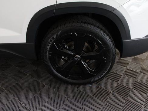 New 2025 Volkswagen Taos SEL AWD/4WD image 23