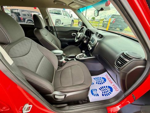 Used 2019 Kia Soul FWD image 11