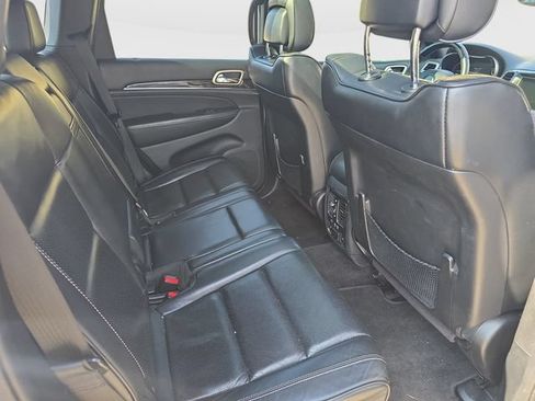 Used 2017 Jeep Grand Cherokee Overland w/ Jeep Active Safety Group AWD/4WD image 12