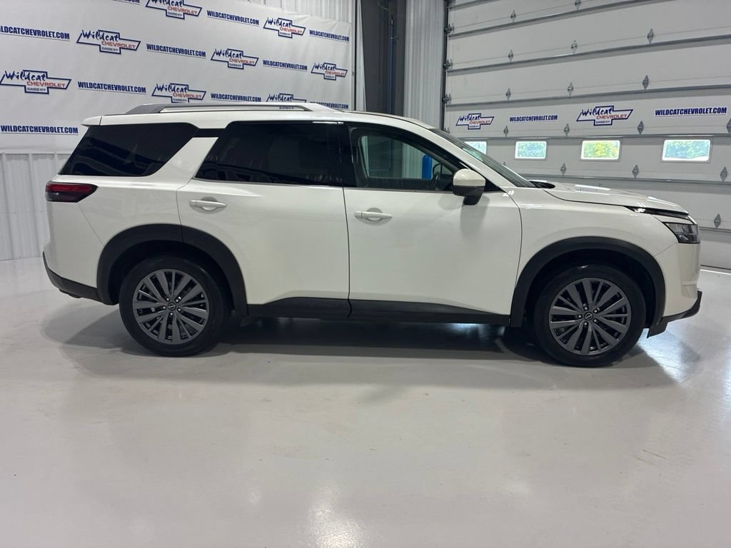 Used 2024 Nissan Pathfinder SL w/ SL Premium Package AWD/4WD image 7