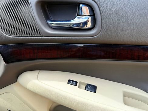 Used 2010 INFINITI G37 Journey w/ Premium Pkg image 29