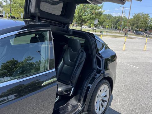 Used 2017 Tesla Model X 75D AWD/4WD image 20