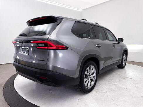 Used 2025 Toyota Grand Highlander FWD image 18