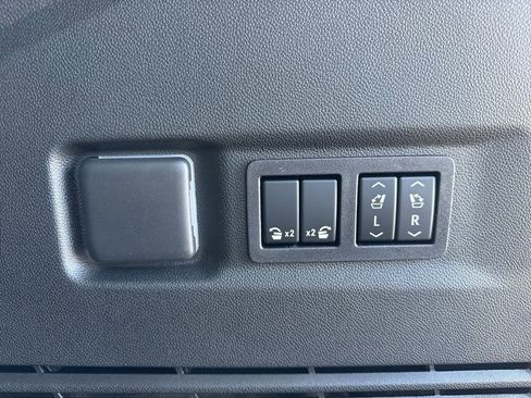 New 2026 GMC Yukon XL Elevation image 36