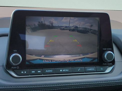 Certified 2023 Nissan Rogue SV image 17