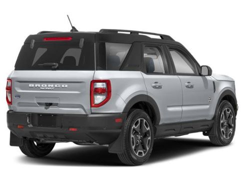 Used 2023 Ford Bronco Sport Outer Banks w/ Tech Package AWD/4WD image 2