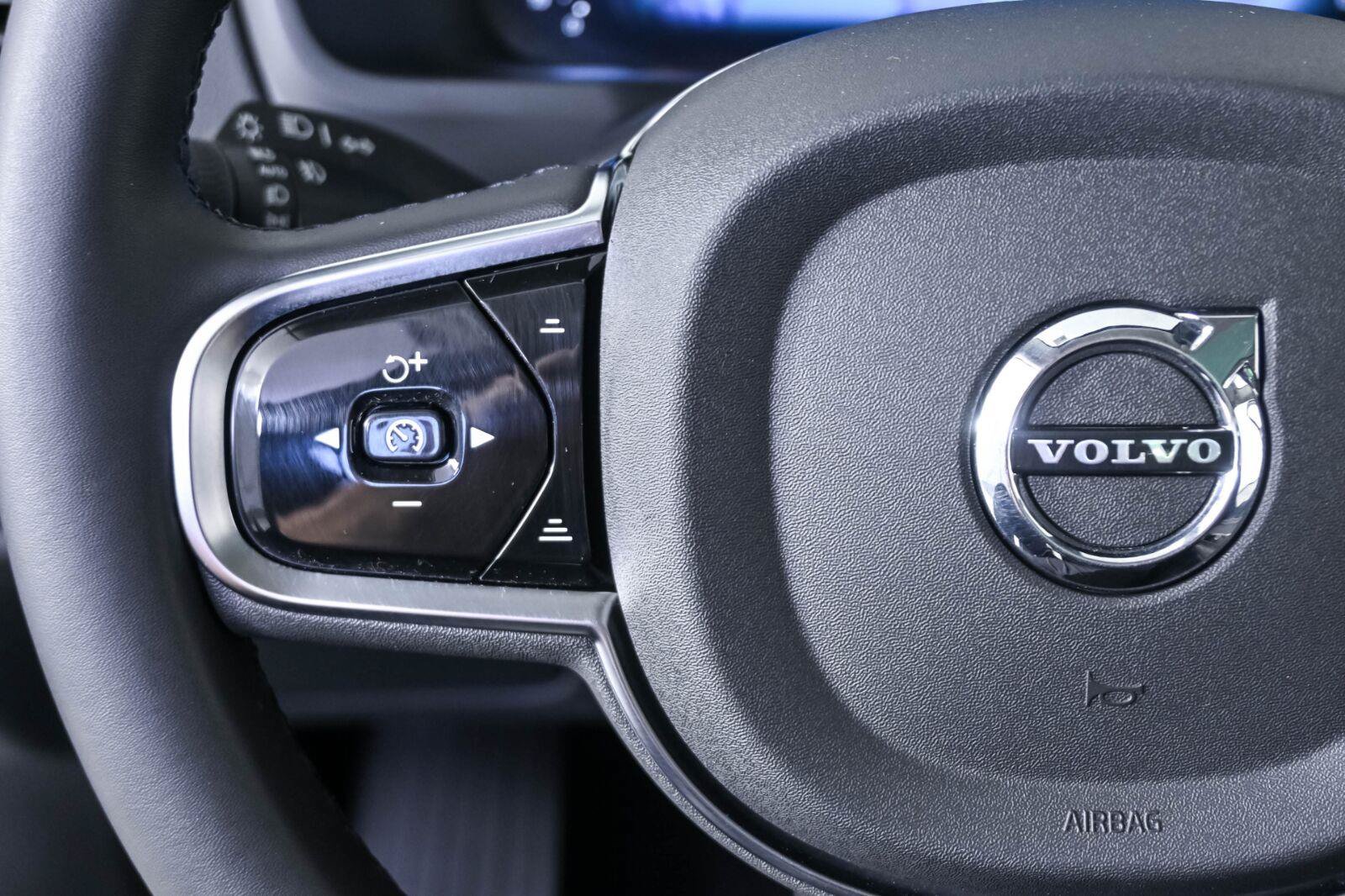 Certified 2024 Volvo XC90 B6 Ultimate w/ Protection Package AWD/4WD image 10