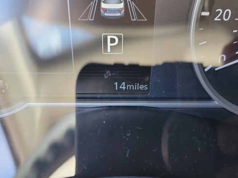 Used 2025 Nissan Versa SV w/ Trunk Package FWD image 24