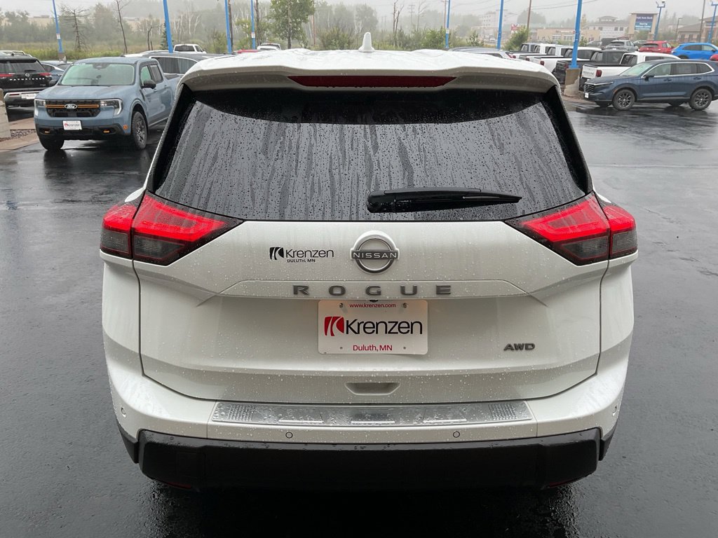 Used 2026 Nissan Rogue SV AWD/4WD image 6