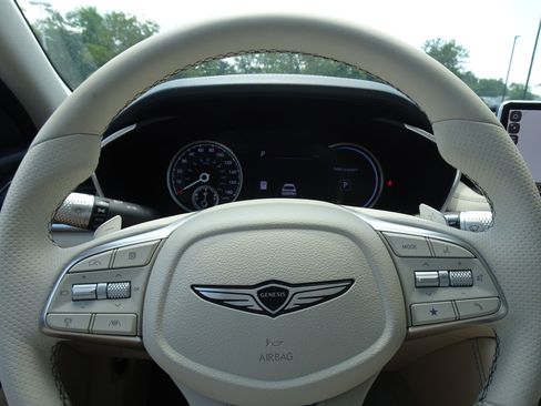 New 2026 Genesis G70 2.5T Prestige image 17
