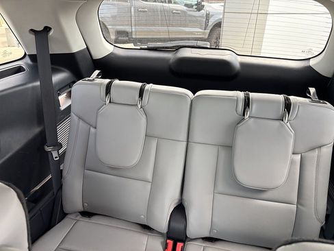 Used 2025 Ford Explorer Active w/ Active Comfort Package AWD/4WD image 16