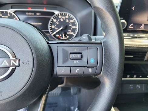 Used 2023 Nissan Rogue SV FWD image 23