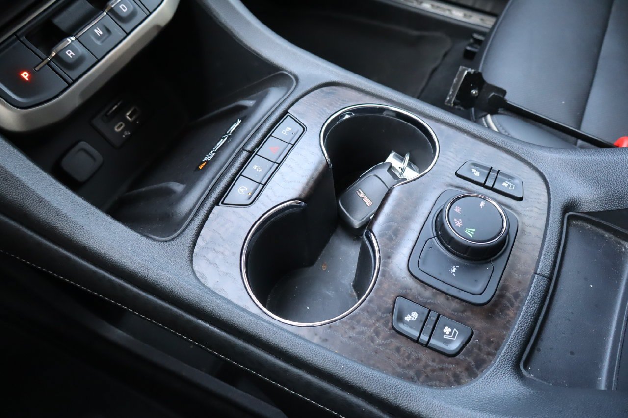 Used 2022 GMC Acadia Denali w/ Trailering Package FWD image 30