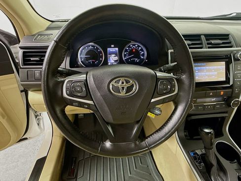 Used 2015 Toyota Camry XLE image 11