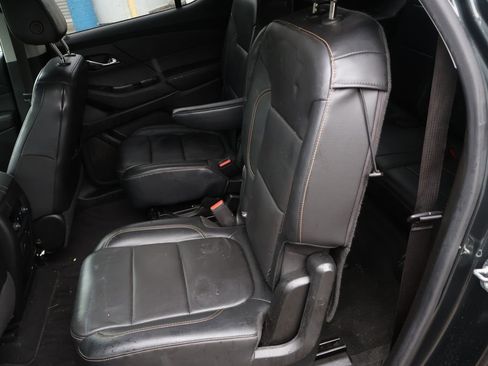 Used 2018 Chevrolet Traverse LT w/ LPO, Floor Liner Package AWD/4WD image 16