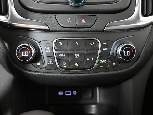 Used 2024 Chevrolet Equinox LT AWD/4WD image 29