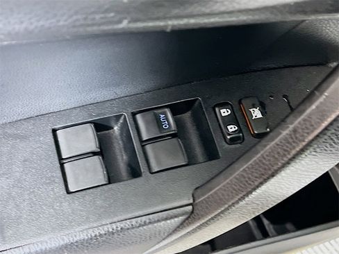 Certified 2017 Toyota Corolla XSE image 17