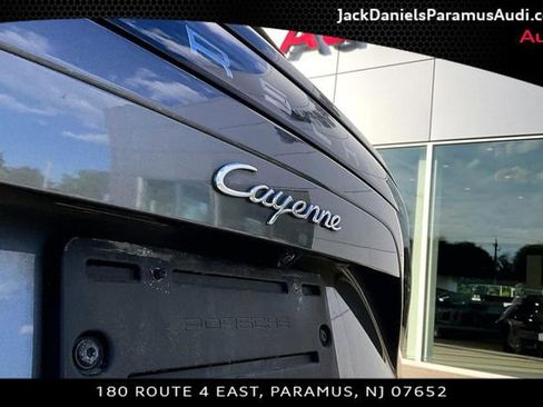 Used 2021 Porsche Cayenne AWD/4WD image 23