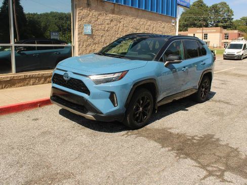 Used 2022 Toyota RAV4 XSE AWD/4WD image 3