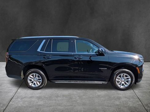 Used 2025 Chevrolet Tahoe LT AWD/4WD image 3