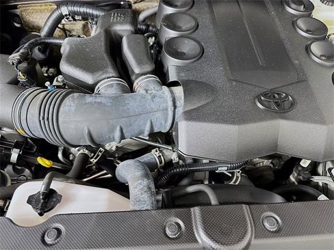 Used 2022 Toyota 4Runner Limited image 32