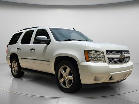 Used 2011 Chevrolet Tahoe LTZ RWD image 5