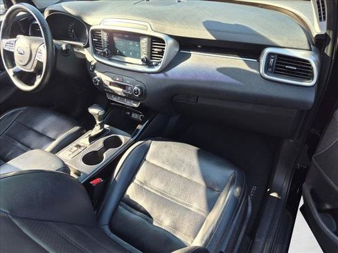 Used 2020 Kia Sorento EX FWD image 18