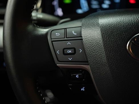 Used 2025 Toyota Camry SE FWD image 26