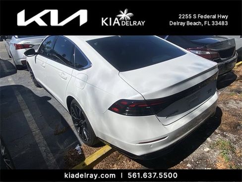 Used 2023 Honda Accord Touring image 9