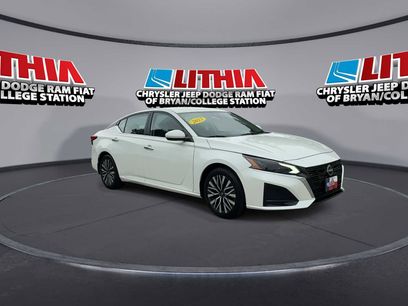 Used 2023 Nissan Altima 2.5 SV